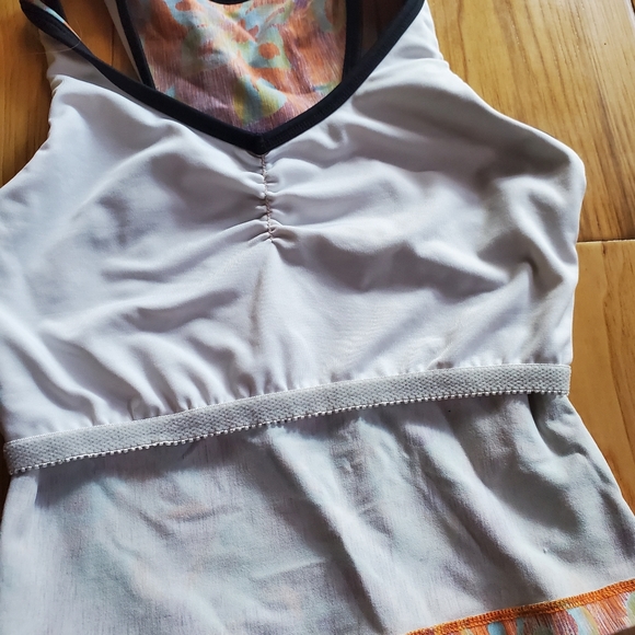 Active were shorts and top - Picture 8 of 10